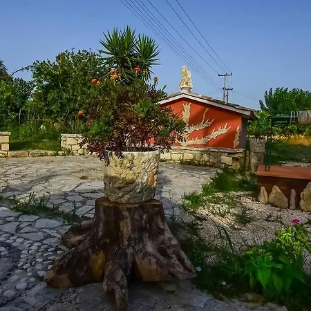 Emily Zakynthos * Τσιλιβί